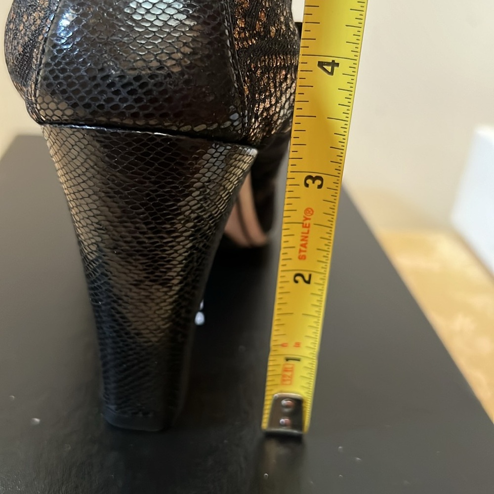 New Chanel shoes with original box - Picture 12 of 12